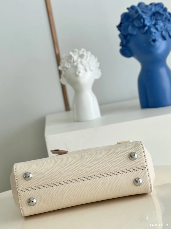 First bag LOUIS VUITTON BB CHANELUNY 0808